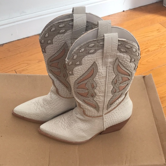 Steve Madden Wynter Boot in Sand Multi Size: 6.5 - Picture 6 of 10